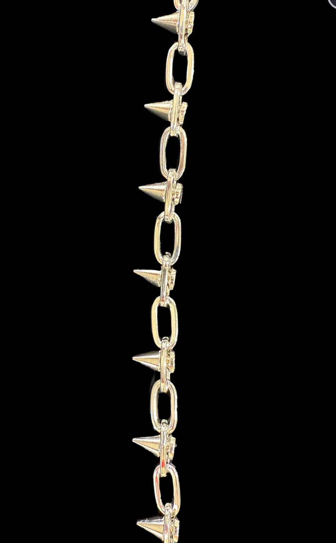 Spiked chain
