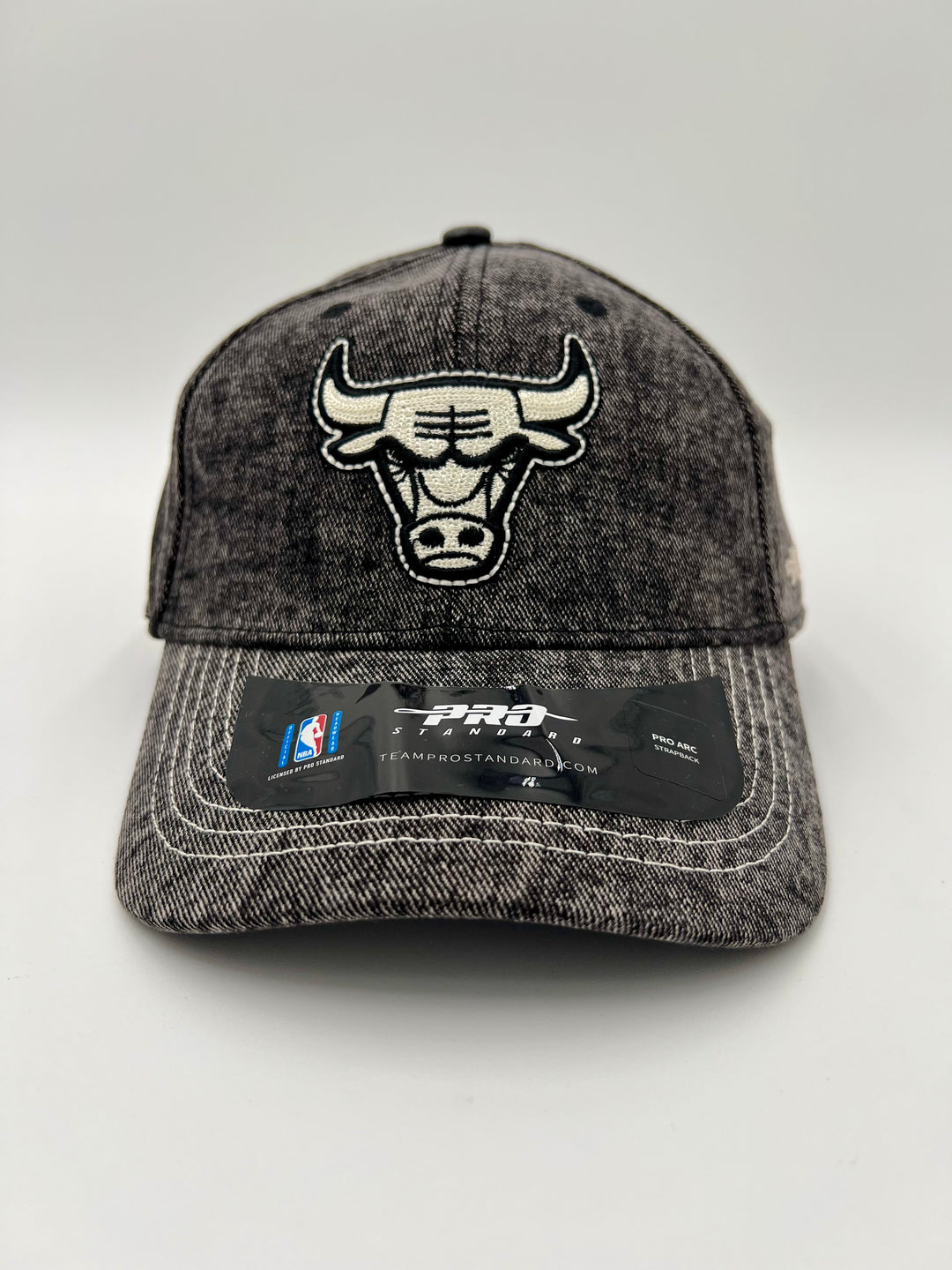 ￼Chicago Bulls Pinched Brim SnapBack Hat